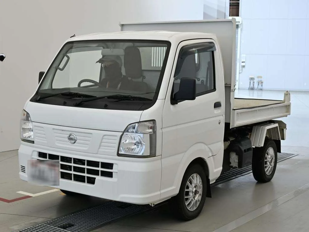 Nissan NT100 Clipper DR16T 2022